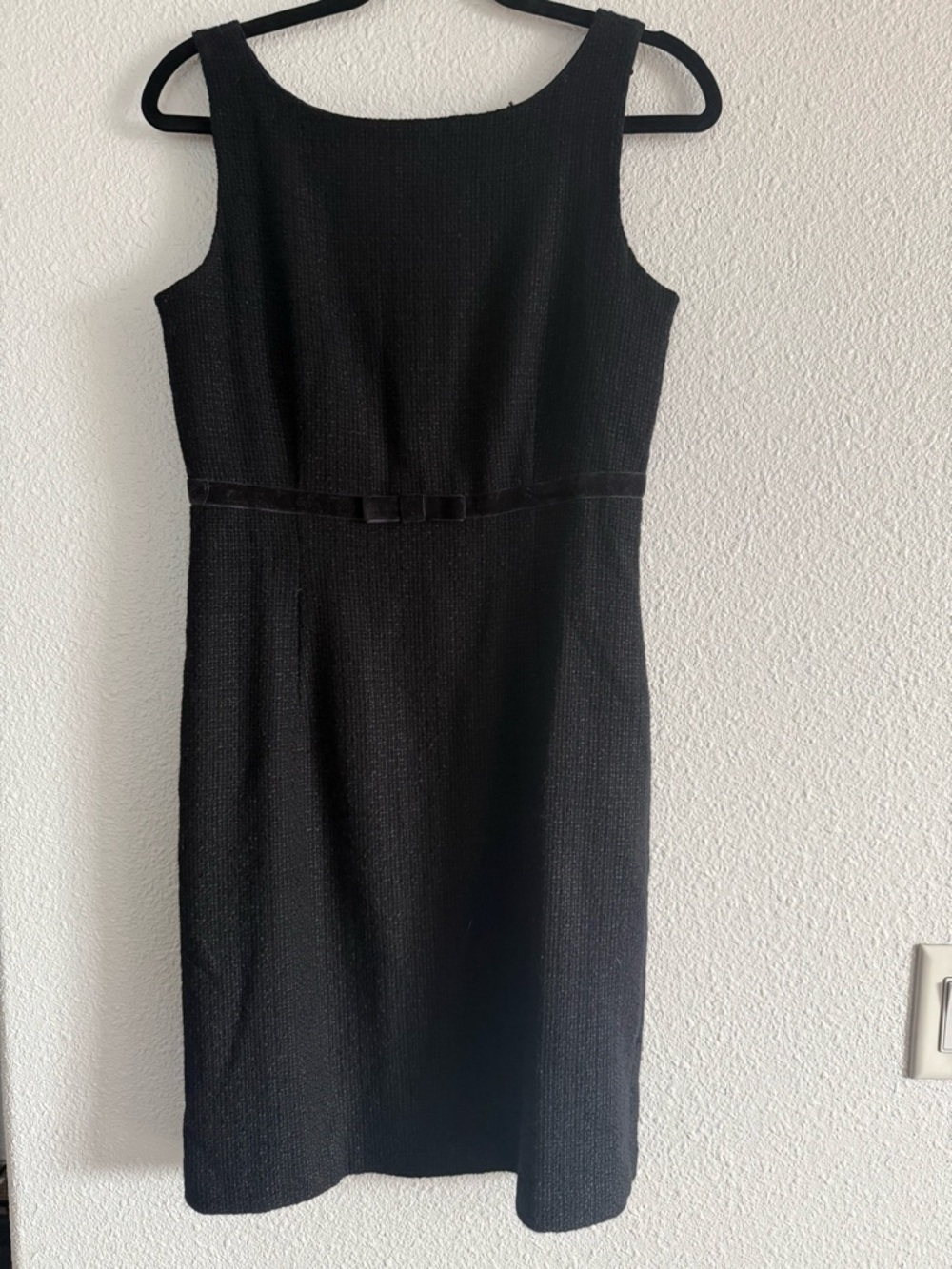 Classic Gap Black Sleeveless Sheath Dress